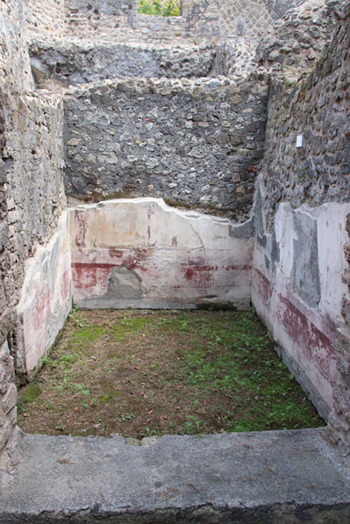 Villa of Diomedes, Pompeii. October 2023.
Looking towards east wall through window area into small room in south-east corner of east portico area.
Photo courtesy of Klaus Heese.
(Villa Diomedes Project – area 52).
(Fontaine, room 5,4).