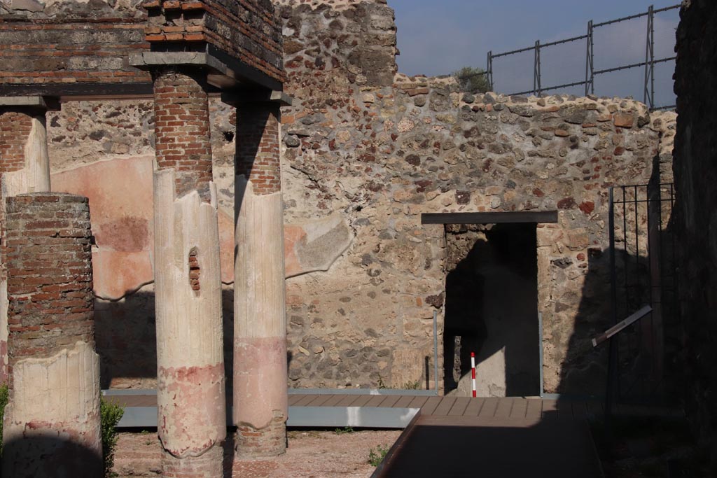 HGW24 Pompeii. Villa of Diomedes. October 2023.
Looking north across east portico towards doorway to lower floor and garden.Photo courtesy of Klaus Heese.