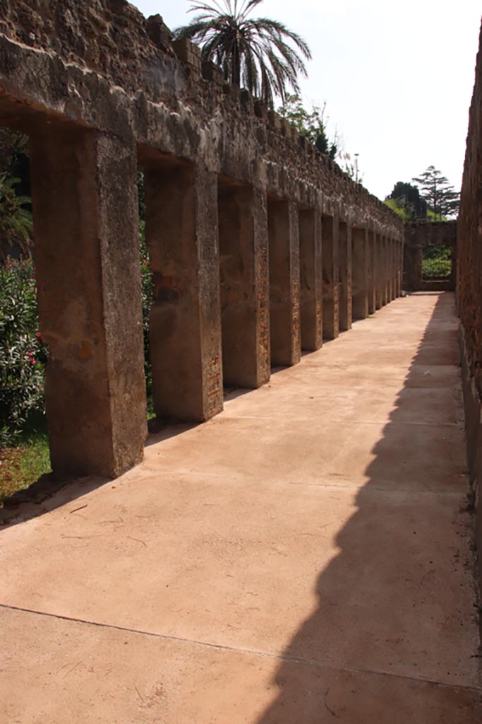Villa of Diomedes, Pompeii. October 2023.
Looking west along north portico towards north-west corner. Photo courtesy of Klaus Heese.