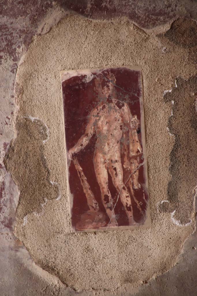 Villa San Marco, Stabiae, October 2020. Room 18, reproduction fresco of figure in east wall.
Photo courtesy of Klaus Heese.