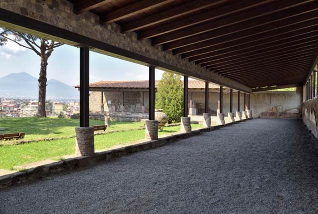 Villa San Marco, Stabiae, April 2018. Portico 1, looking east along the south side, towards the south-east corner with Portico 2. Photo courtesy of Ian Lycett-King. Use is subject to Creative Commons Attribution-NonCommercial License v.4 International.