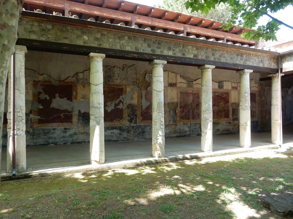 Villa San Marco, Stabiae, June 2019. West portico 3, looking towards west wall at north end.
Photo courtesy of Buzz Ferebee