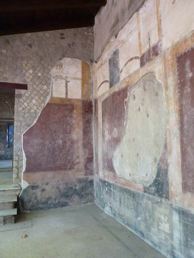 Villa San Marco, Stabiae, September 2015. Room 3, south-west corner of portico. On the left are the steps to the doorway to room 8.