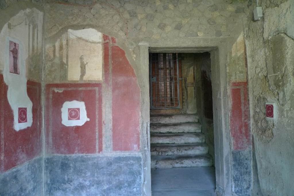 Villa San Marco, Stabiae, July 2010.
Room 8, south-west wall, looking towards doorway into room 13, and steps to passageway.
Photo courtesy of Michael Binns.