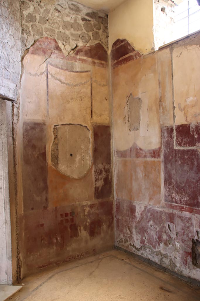 Villa San Marco, Stabiae, October 2022.
Room 14, south-west corner. Photo courtesy of Klaus Heese.