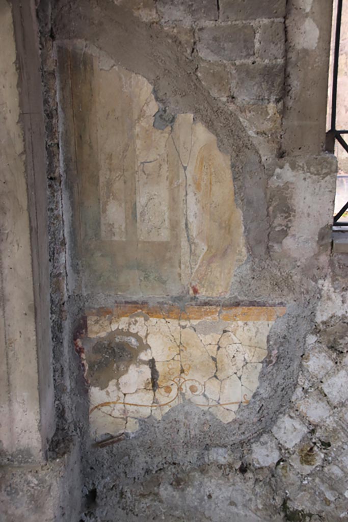 Villa San Marco, Stabiae, October 2022.
Room 12, detail of painted decoration in south-east corner. Photo courtesy of Klaus Heese.