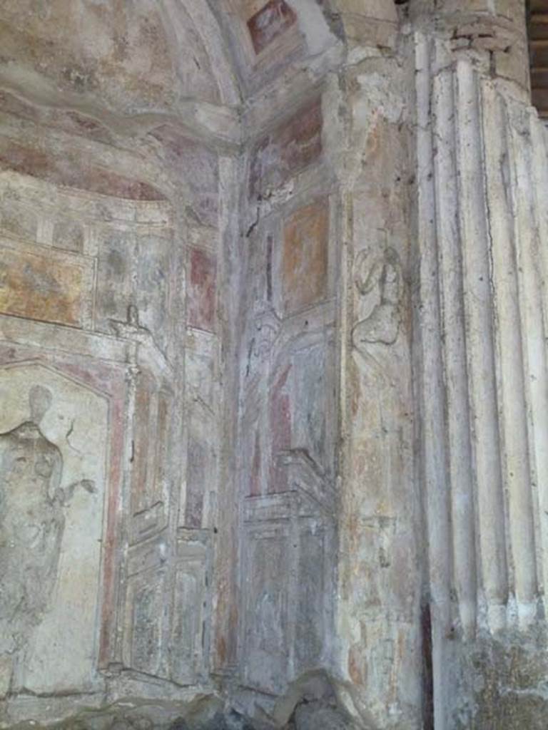 Villa San Marco, Stabiae, September 2015. Area 65, west side of niche with stuccoed Venus.
