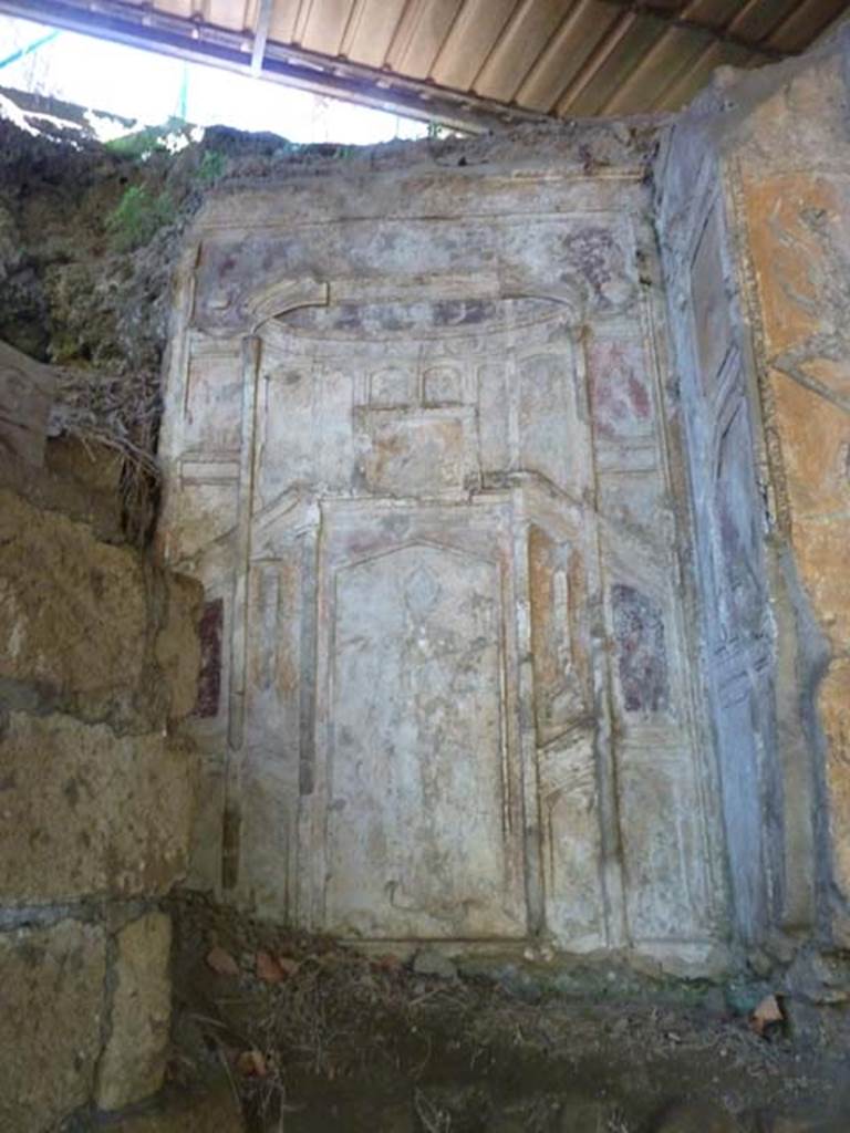 Villa San Marco, Stabiae, September 2015. Area 65, detail of stucco of Fortuna from niche 3.