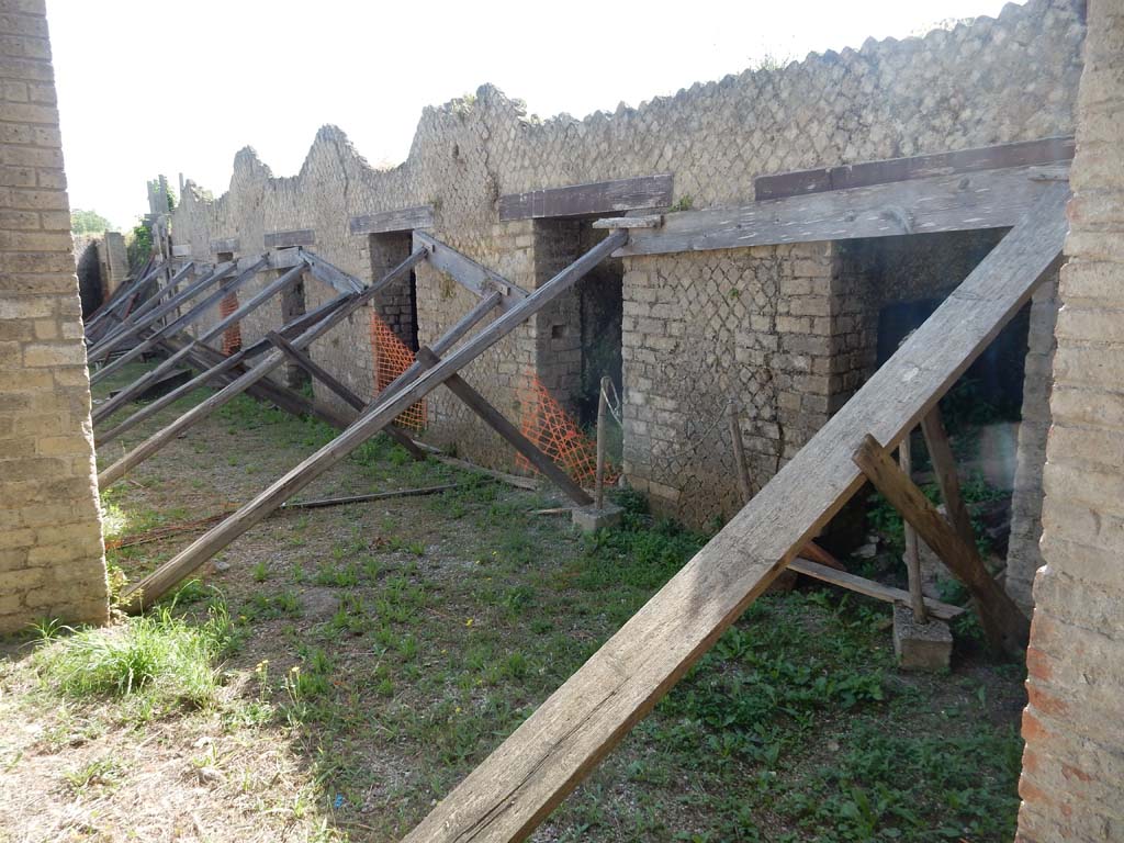 Villa San Marco, Stabiae, June 2019.
Looking north-east from tablinum towards rooms, possibly for the slaves, around the peristyle area. Photo courtesy of Buzz Ferebee.