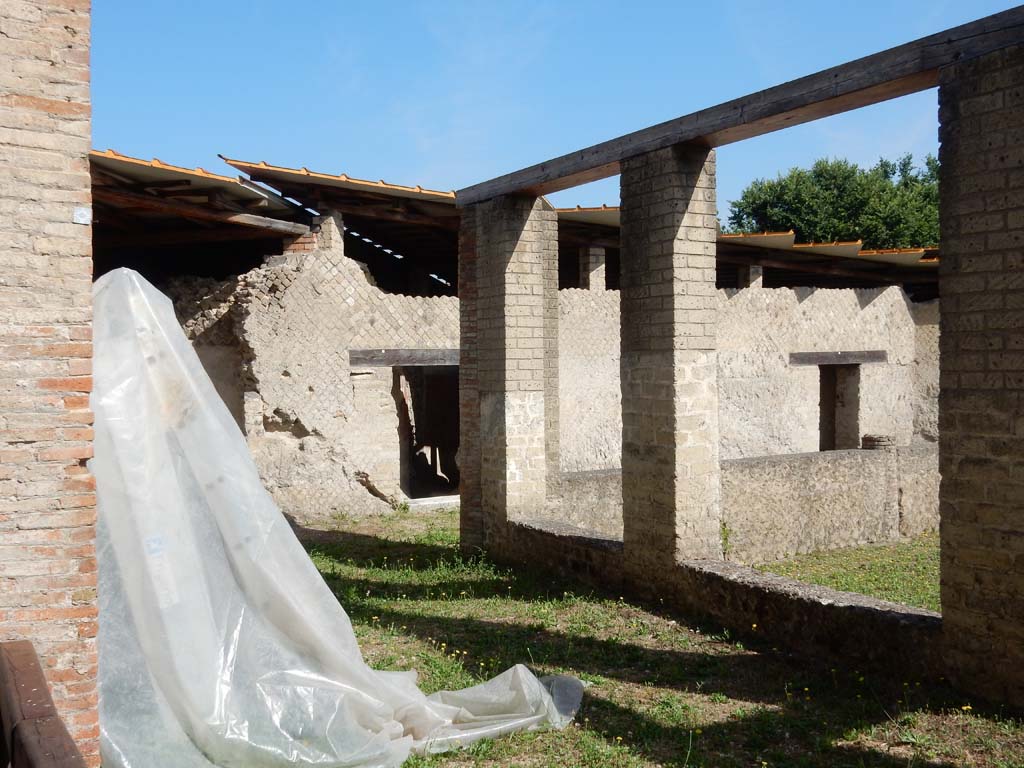 Villa San Marco, Stabiae, June 2019. Looking towards the rooms on the north-west side of the peristyle.
Photo courtesy of Buzz Ferebee.