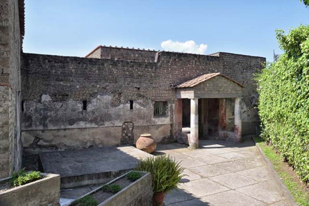 Villa San Marco, Stabiae, April 2018. Looking north towards entrance doorway. Photo courtesy of Ian Lycett-King. Use is subject to Creative Commons Attribution-NonCommercial License v.4 International.
