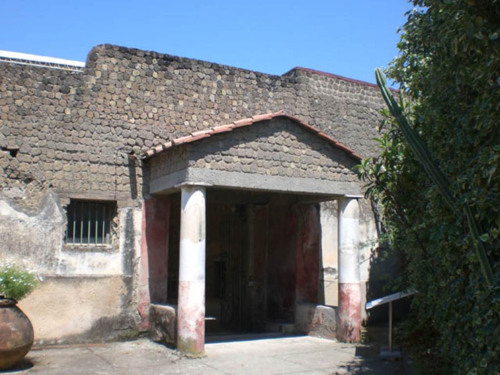 Villa San Marco, Stabiae, July 2010. Entrance doorway. Doorway into vestibule 56, and atrium room 44.