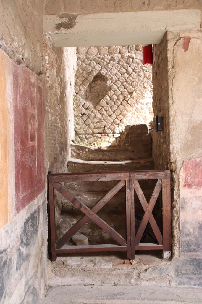 Villa San Marco, Stabiae, September 2021.
Steps 55, in south wall in south-east corner of atrium. Photo courtesy of Klaus Heese.