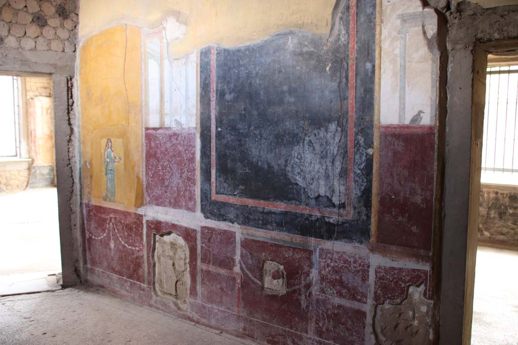 Villa San Marco, Stabiae, September 2019. Room 50, west wall with doorway to room 30, on right.
Photo courtesy of Klaus Heese.