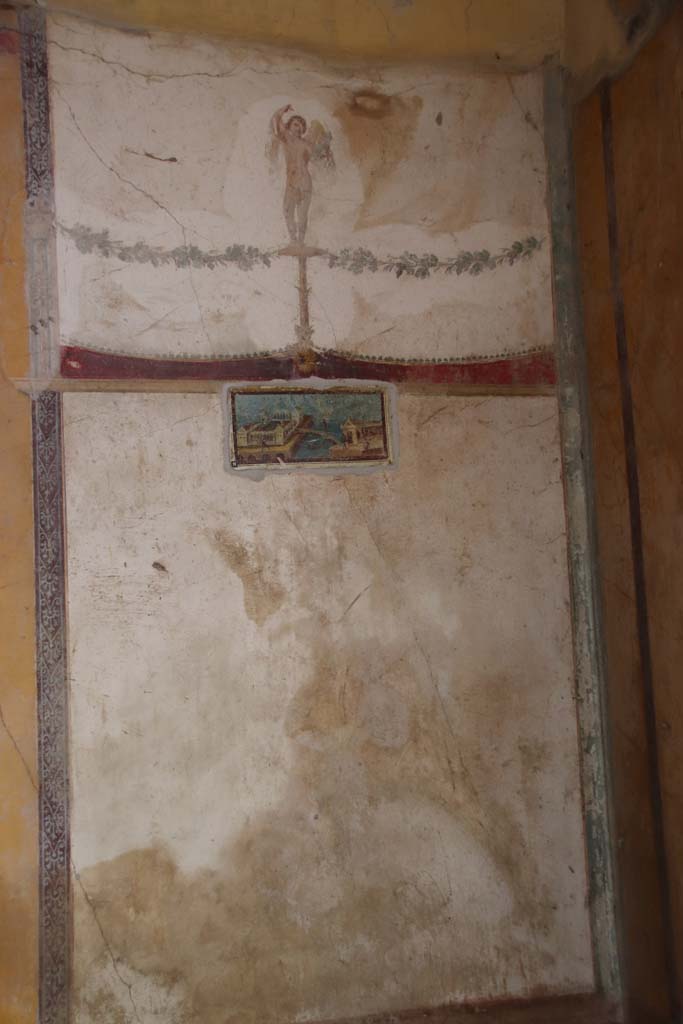 Villa San Marco, Stabiae, September 2019.
Room 50, painted wall decoration from south end of east wall. Photo courtesy of Klaus Heese.