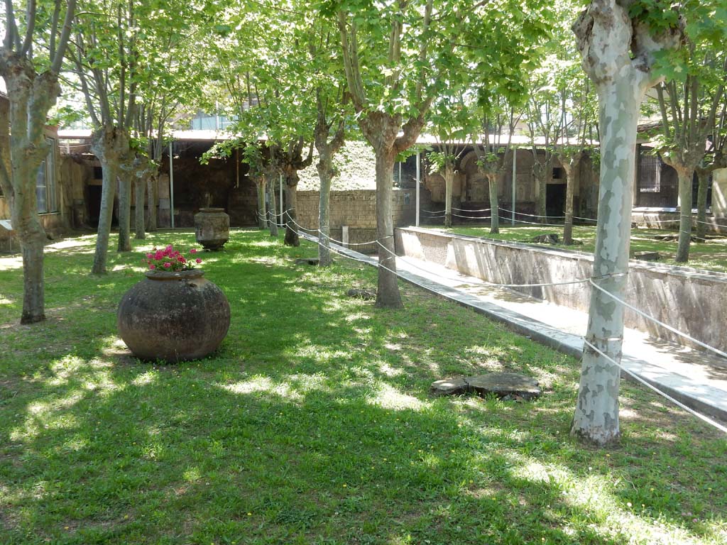 Villa San Marco, Stabiae, June 2019. Garden area 9, looking south towards Nymphaeum 62, upper left.
Photo courtesy of Buzz Ferebee.