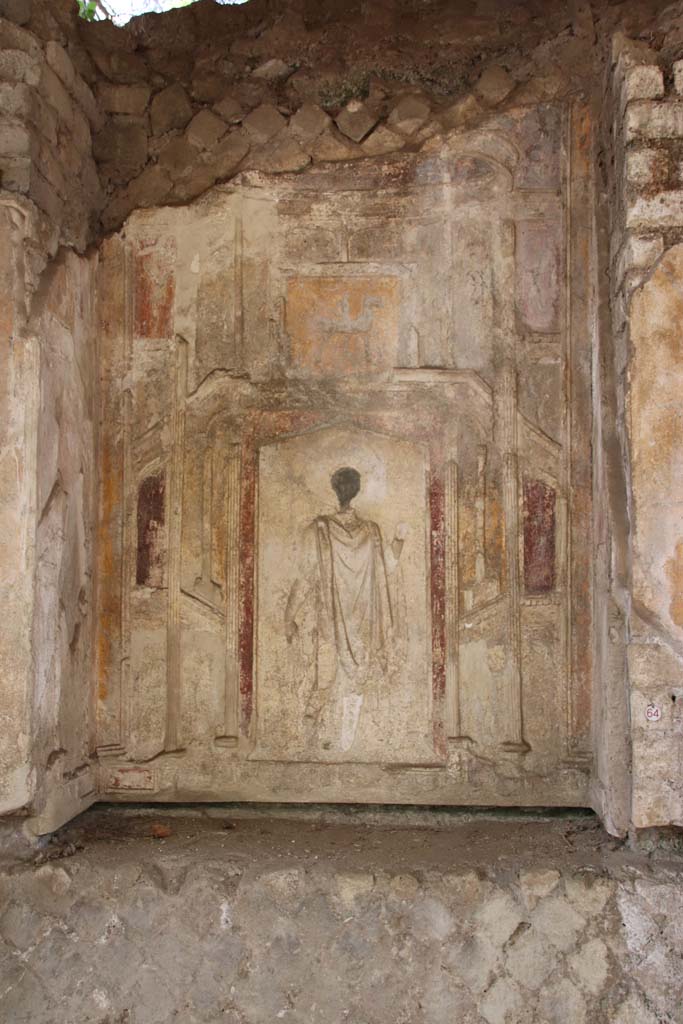 Villa San Marco, Stabiae. September 2019. Area 64, niche 8 containing stucco of the hunter.
Photo courtesy of Klaus Heese.