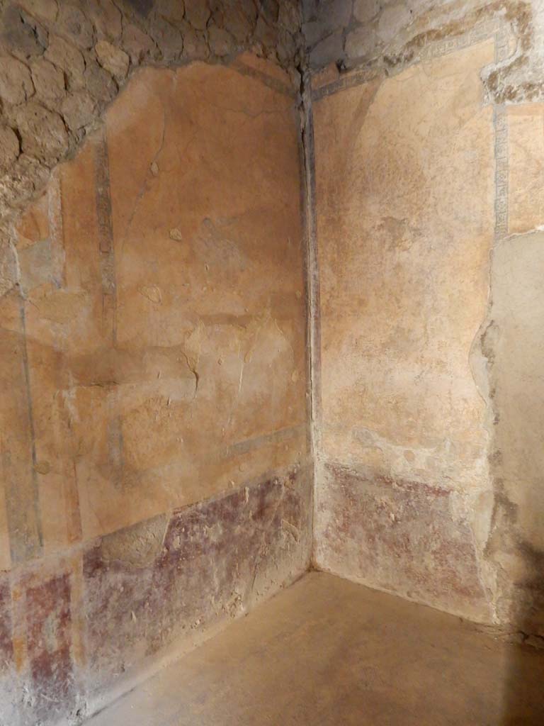 Villa San Marco, Stabiae, June 2019. Room 60, north-east corner.
Photo courtesy of Buzz Ferebee