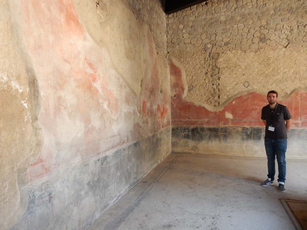 Villa San Marco, Stabiae, June 2019. Corridor 32, looking towards the south-west corner.
Photo courtesy of Buzz Ferebee