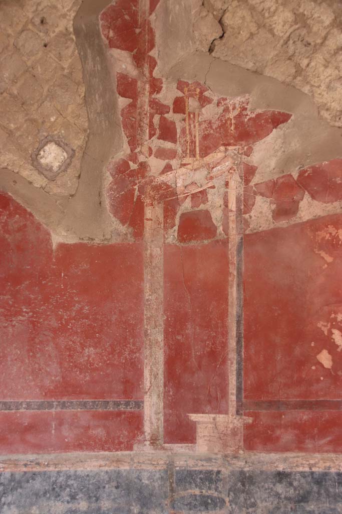 Villa San Marco, Stabiae, September 2019.
Corridor 32, detail from painted decoration from west wall. Photo courtesy of Klaus Heese.