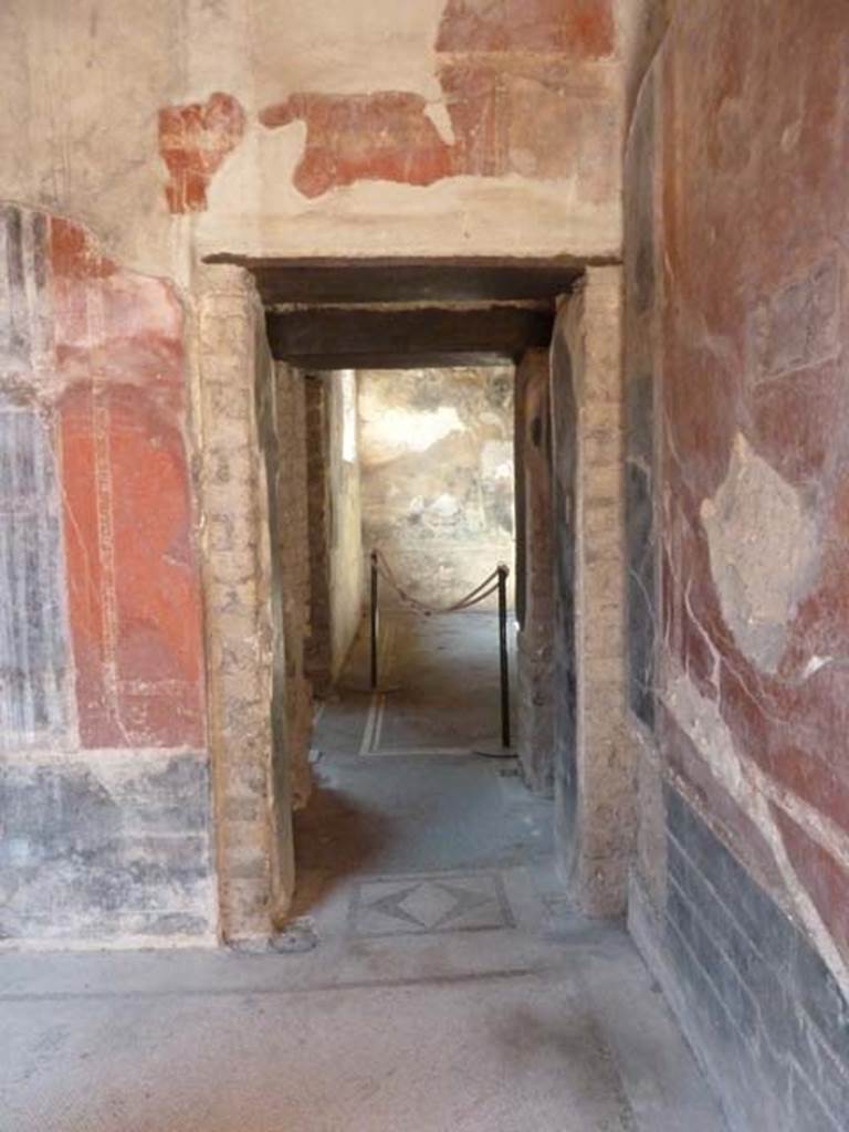 Villa San Marco, Stabiae, September 2015.
Room 25, doorway in west wall in north-west corner, into vestibule leading to room 23.