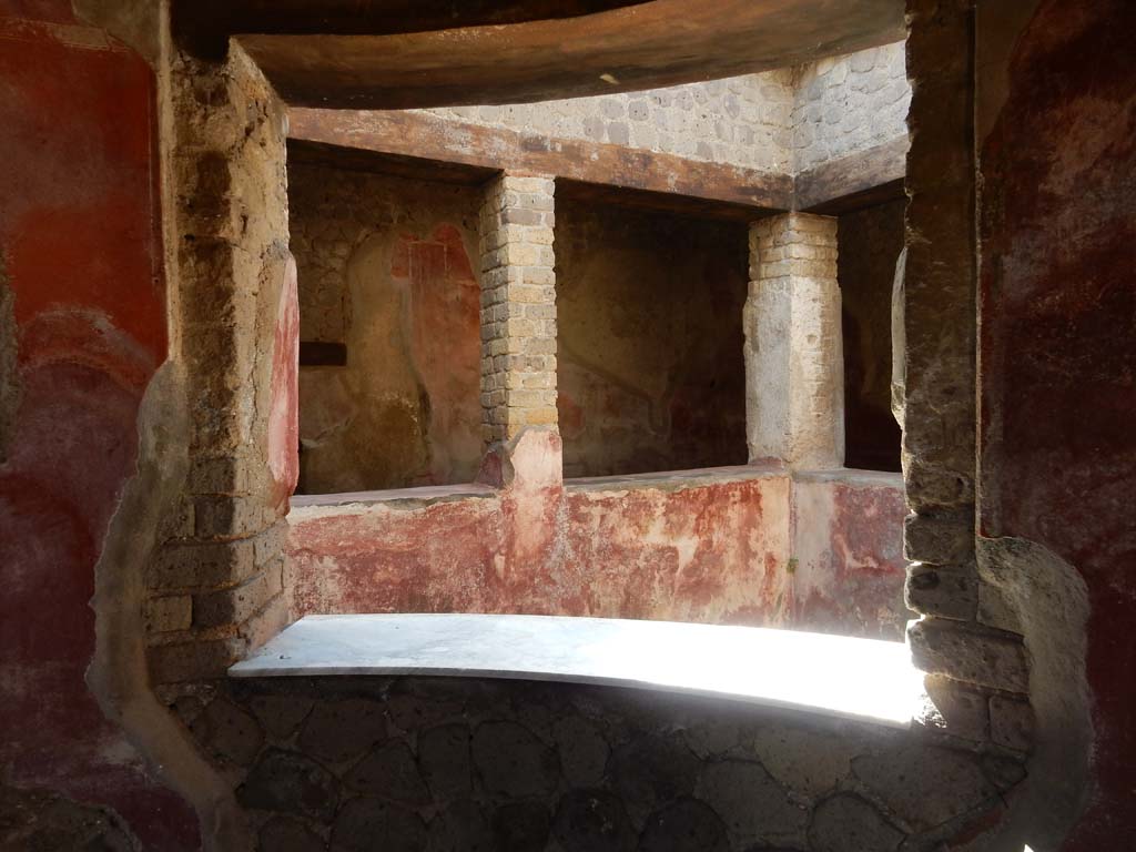 Villa San Marco, Stabiae, June 2019. Room 25, from apsed window into small garden area.
Photo courtesy of Buzz Ferebee