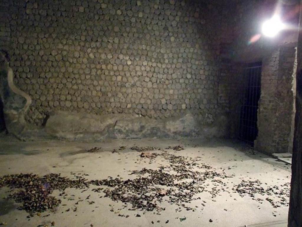 Villa San Marco, Stabiae, December 2006.
Room 35, looking north-west across anteroom towards gated doorway to room 46, and open doorway to room 48, on right.