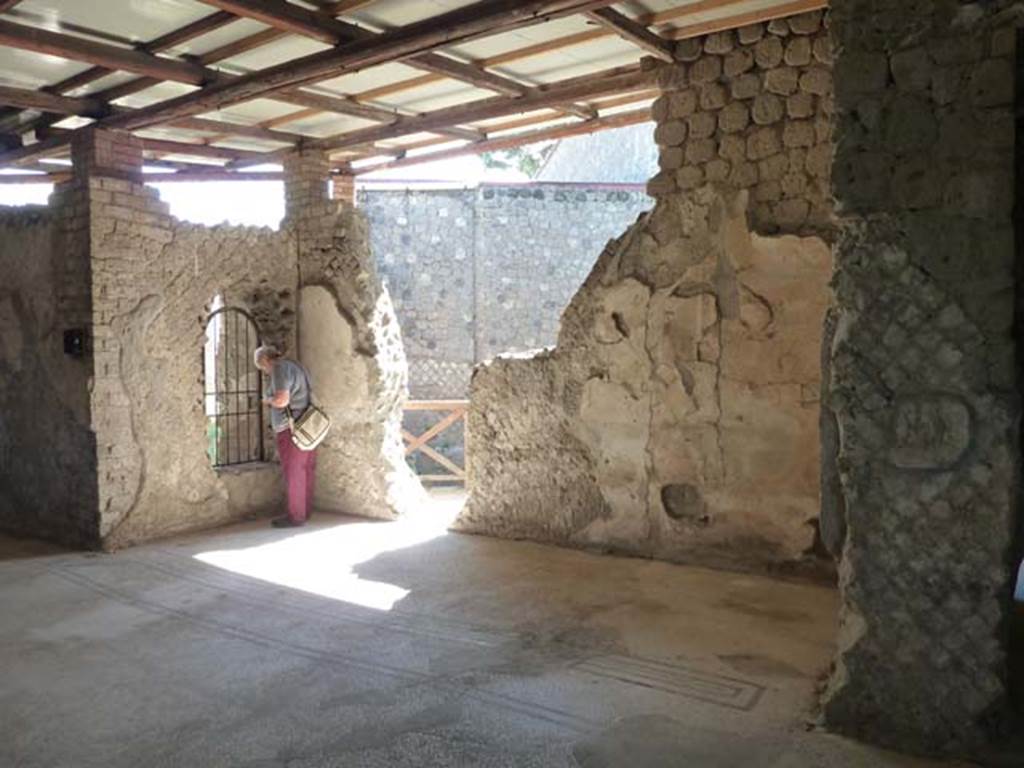 Villa San Marco, Stabiae, September 2015. Room 48, south-east corner.