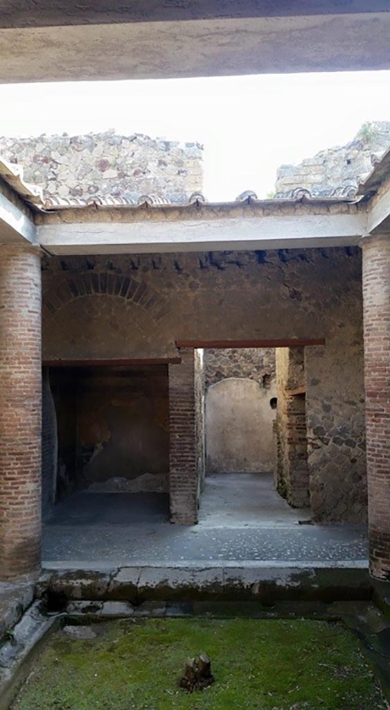 Villa of Mysteries, Pompeii. c.2015-2017.
Looking towards east side of room 62, with doorways to rooms 42 and 43.
Photo courtesy of Giuseppe Ciaramella.