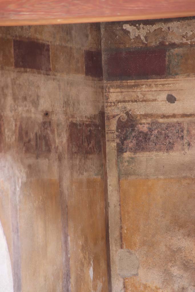 Villa of Mysteries, Pompeii. September 2021.
Room 42, detail from north-east corner. Photo courtesy of Klaus Heese.
