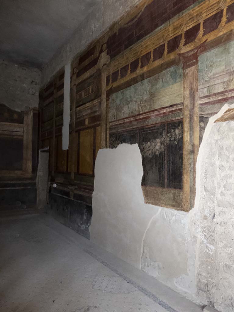 Villa of Mysteries, Pompeii. September 2017. Room 6, looking along east wall.
Foto Annette Haug, ERC Grant 681269 DÉCOR.