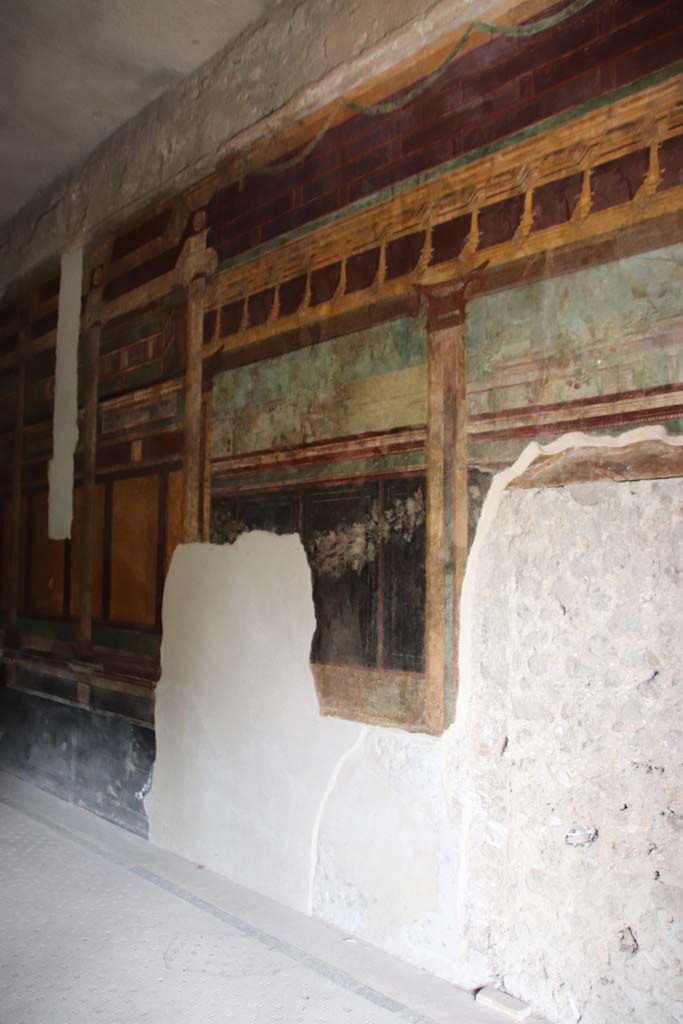 Villa of Mysteries, Pompeii. September 2021.
Room 6, east wall in south-east corner with blocked doorway. Photo courtesy of Klaus Heese.
