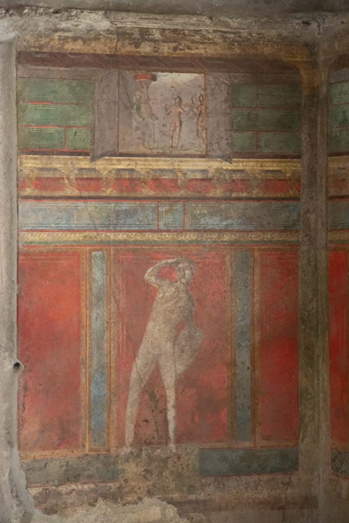 Villa of Mysteries, Pompeii. November 2017.
Room 4, looking towards west wall in north-west corner.
Foto Annette Haug, ERC Grant 681269 DÉCOR.