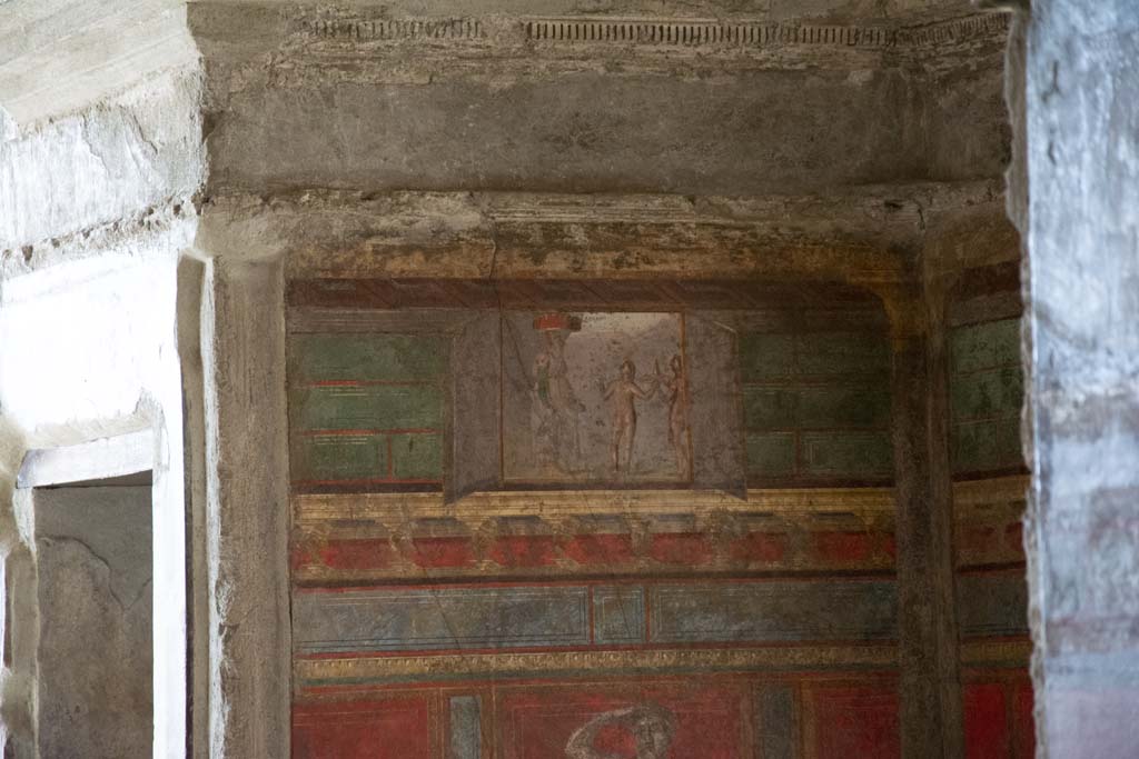 Villa of Mysteries, Pompeii. November 2017. Room 4, wall painting of a sacrifice on upper west wall in north-west corner.
Foto Annette Haug, ERC Grant 681269 DÉCOR.