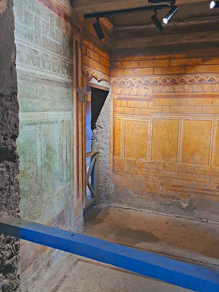 Villa of Mysteries, Pompeii. November 2023.
Room 3, south-east corner and doorway into corridor F1. Photo courtesy of Giuseppe Ciaramella.
