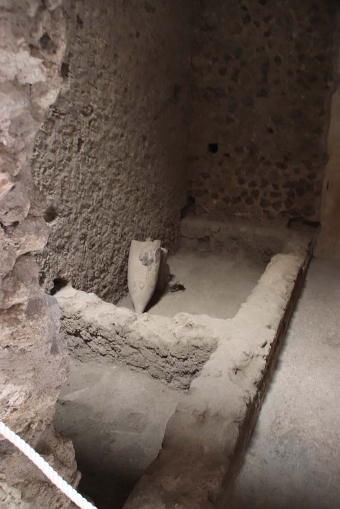 Villa of Mysteries, Pompeii. September 2021.
Room 18, looking through doorway. Photo courtesy of Klaus Heese.