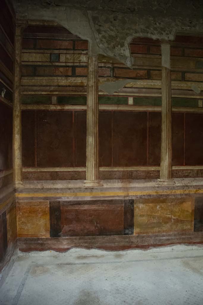 Villa of Mysteries, Pompeii. November 2017.
Room 15, looking towards west wall in south-west corner.
Foto Annette Haug, ERC Grant 681269 DÉCOR.