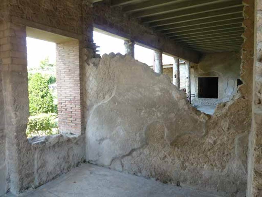 Villa of Mysteries, Pompeii. May 2010. Room 10, looking east. Portico P4 is behind the remains of the east wall.