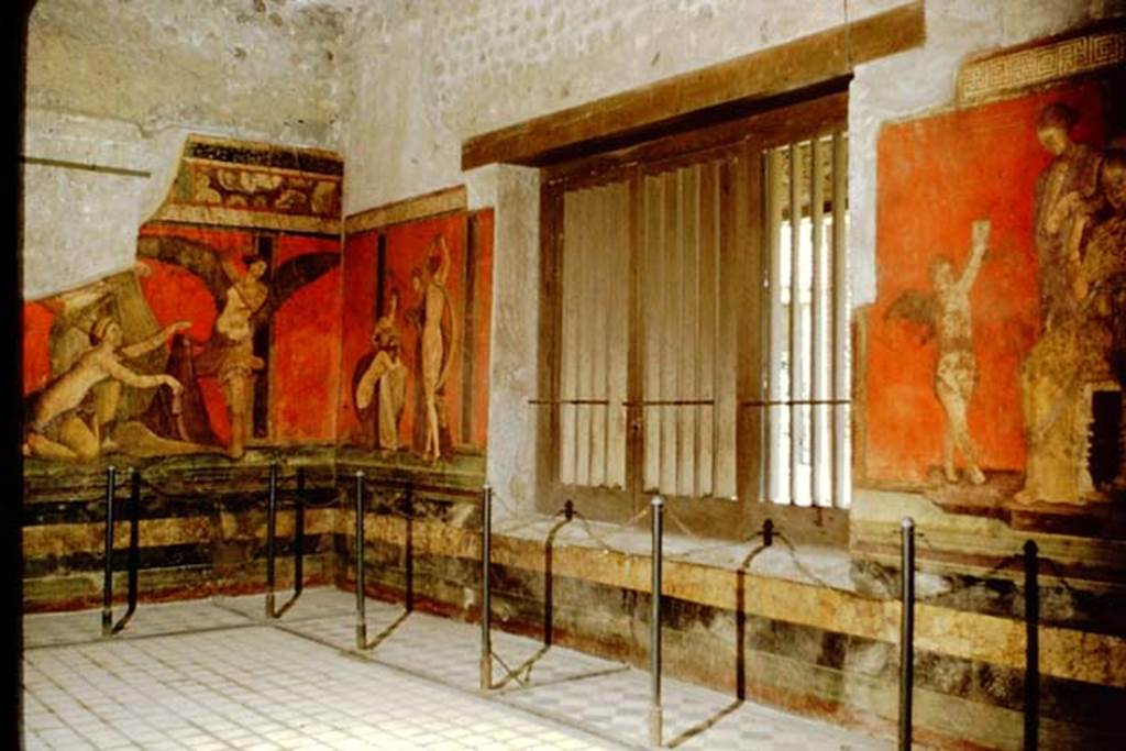 Villa of Mysteries, Pompeii. 1961. Room 5, south-east corner. Photo by Stanley A. Jashemski.
Source: The Wilhelmina and Stanley A. Jashemski archive in the University of Maryland Library, Special Collections (See collection page) and made available under the Creative Commons Attribution-Non Commercial License v.4. See Licence and use details.
J61f0443