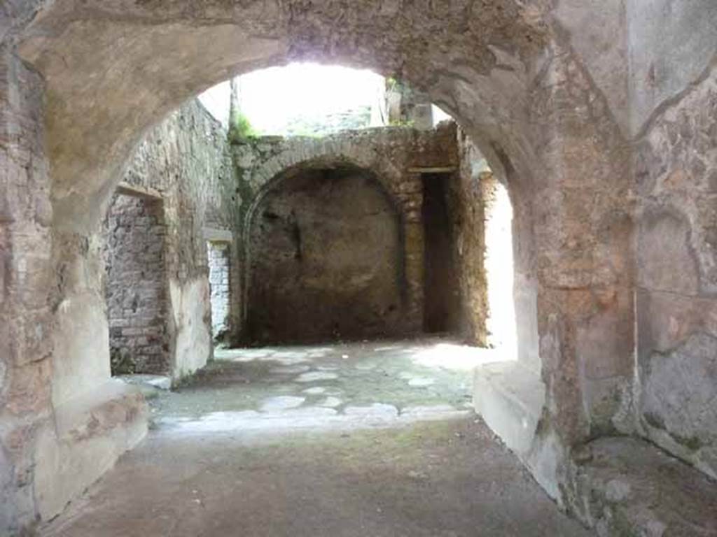 Villa of Mysteries, Pompeii. May 2010.
Room 66, looking east from peristyle C towards the vestibule of original villa entrance, and into the unexcavated.