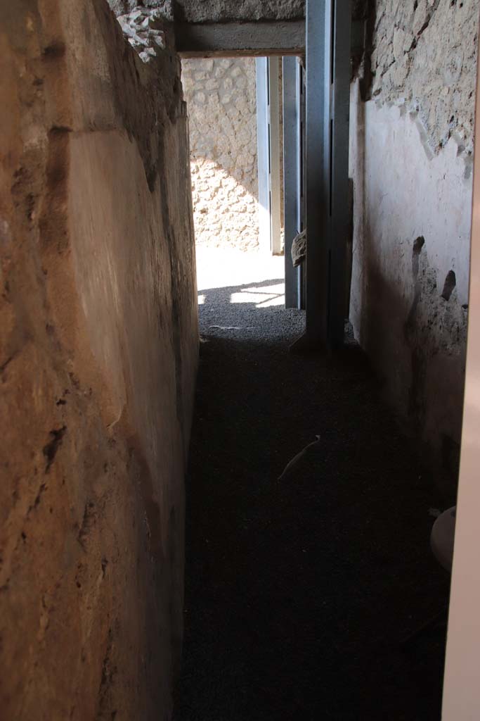 Villa Regina, Boscoreale. September 2021.
Looking south along corridor XI towards cubiculum XVI. Photo courtesy of Klaus Heese.