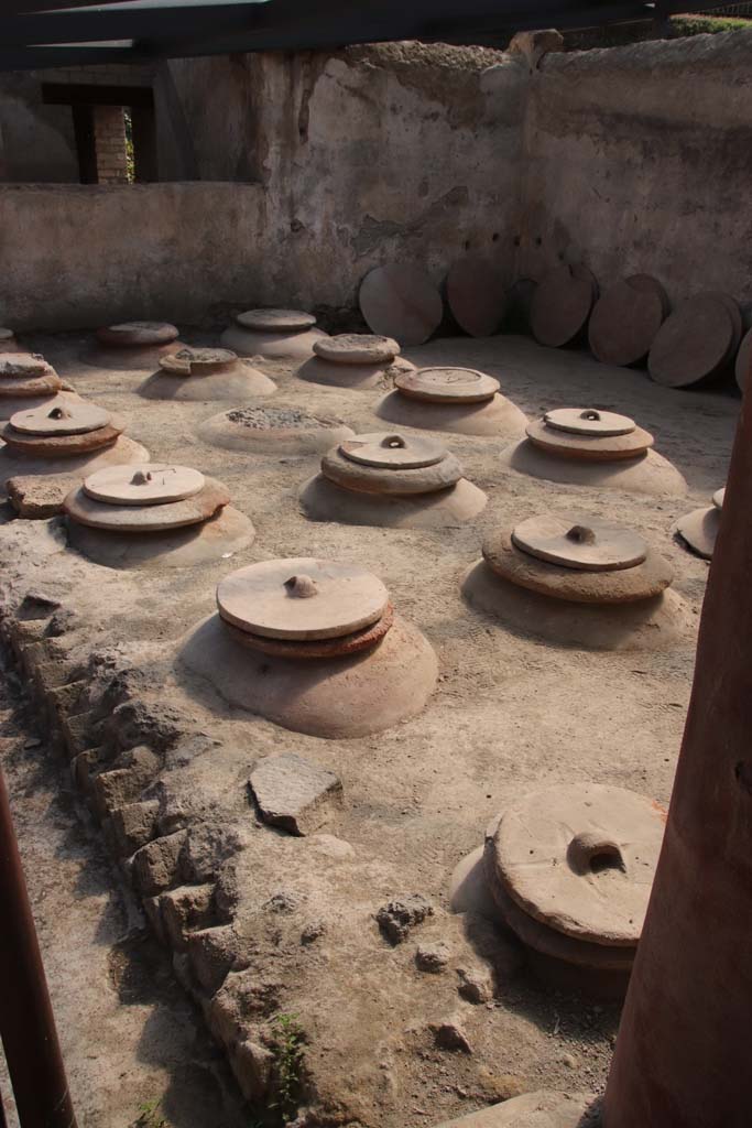18 dolia at Villa Regina, Boscoreale. September 2021.
Room I, looking north-east across cella vinaria. Photo courtesy of Klaus Heese.