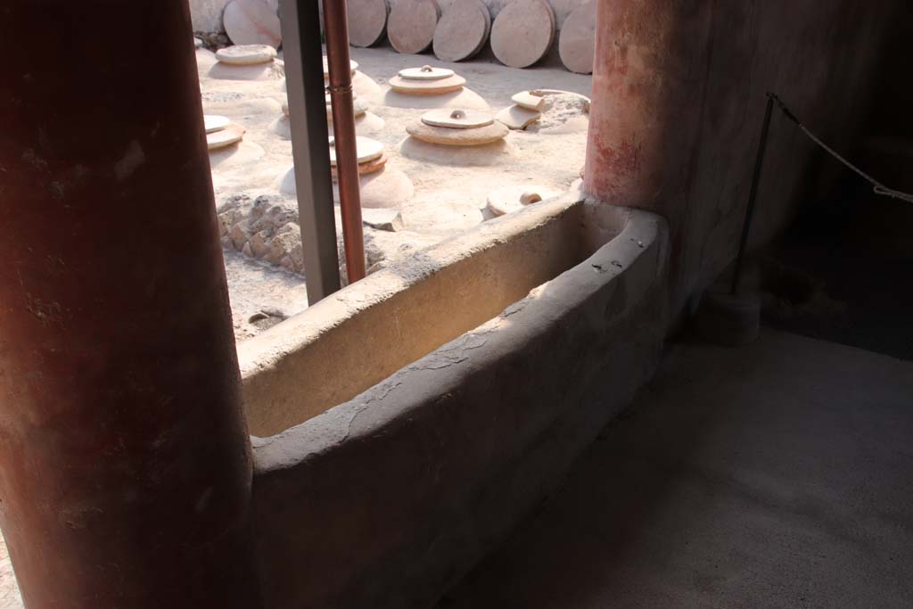 Villa Regina, Boscoreale. September 2021.
Room I, trough between pillars in south-east corner near cistern area V. Photo courtesy of Klaus Heese.