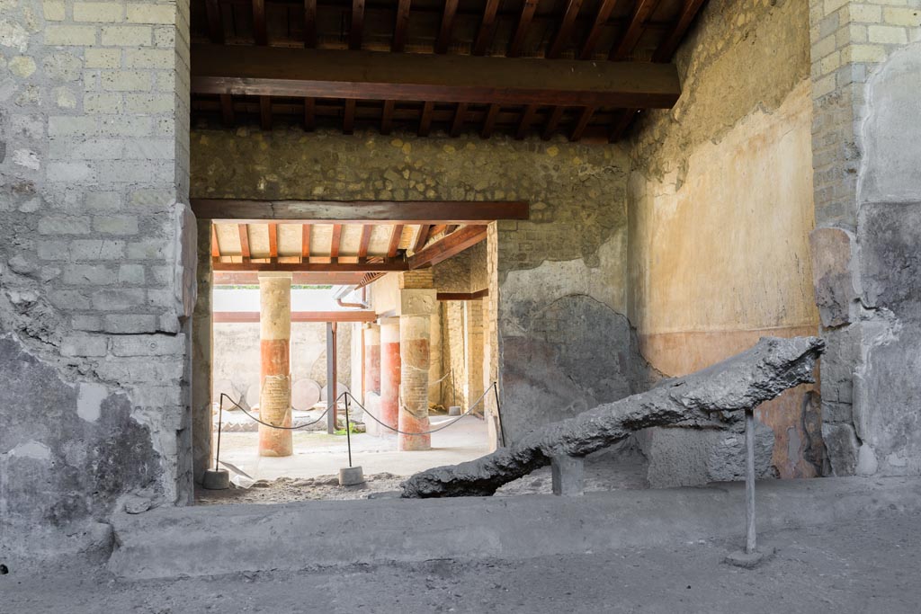 Villa Regina, Boscoreale. October 2021.
Room IX, looking east towards plaster-cast of wine press, from room IXbis, torcularium. Photo courtesy of Johannes Eber.