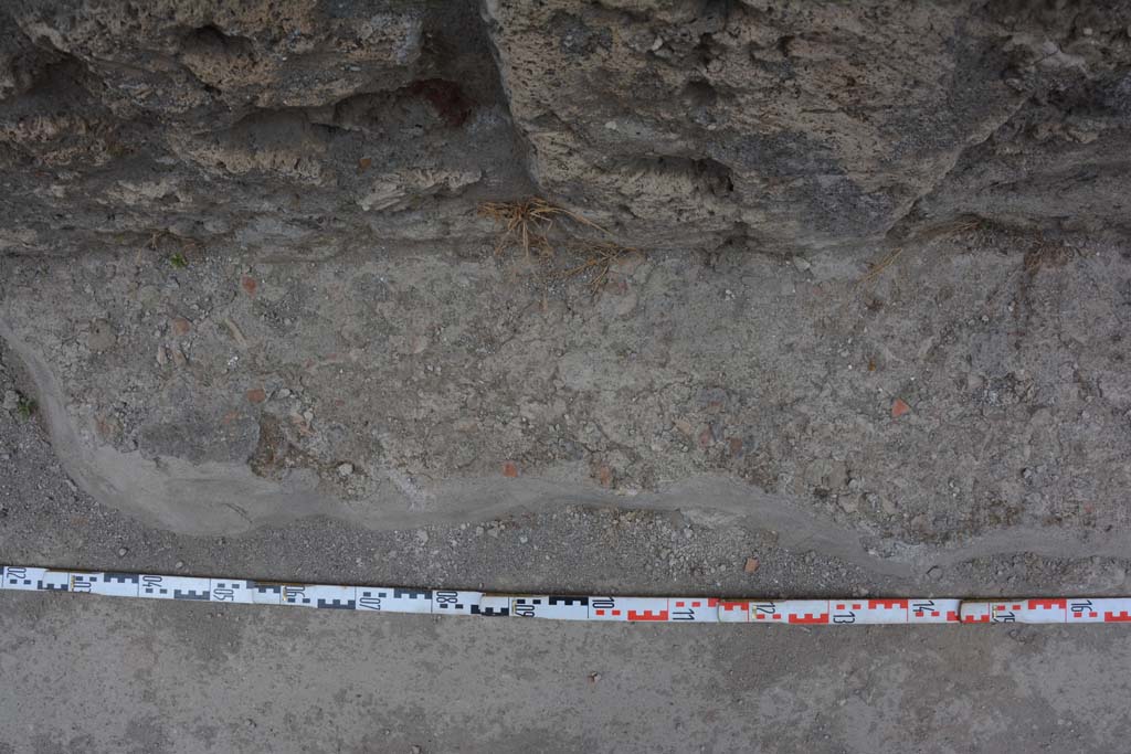 Unnamed vicolo between IX.5 and IX.6. May 2017. Detail of pavement.
Foto Christian Beck, ERC Grant 681269 DÉCOR.