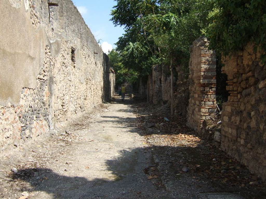 Unnamed vicolo between I.10 and I.19. Looking east from near I.19.1. September 2005.