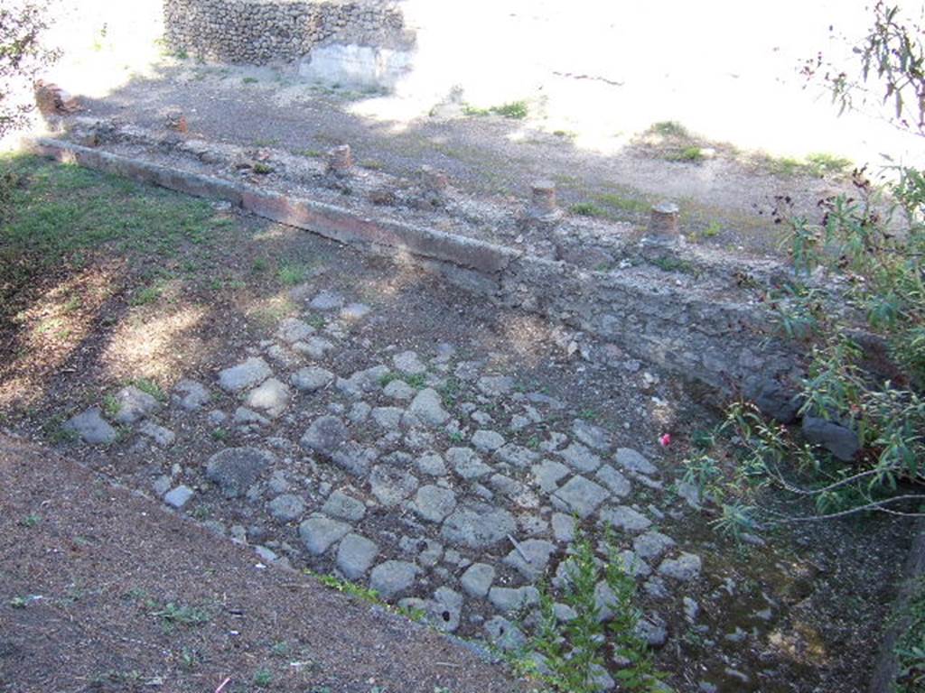 South side of Via Marina near the Porta Marina. Possible Via Antiqua in front of VIII.1.a Villa Imperiale, September 2005. Soil was brought in to cover the old road when making the garden of the Villa Imperiale. See Jashemski, W. F., 1993. The Gardens of Pompeii, Volume II: Appendices. New York: Caratzas. (p.284).