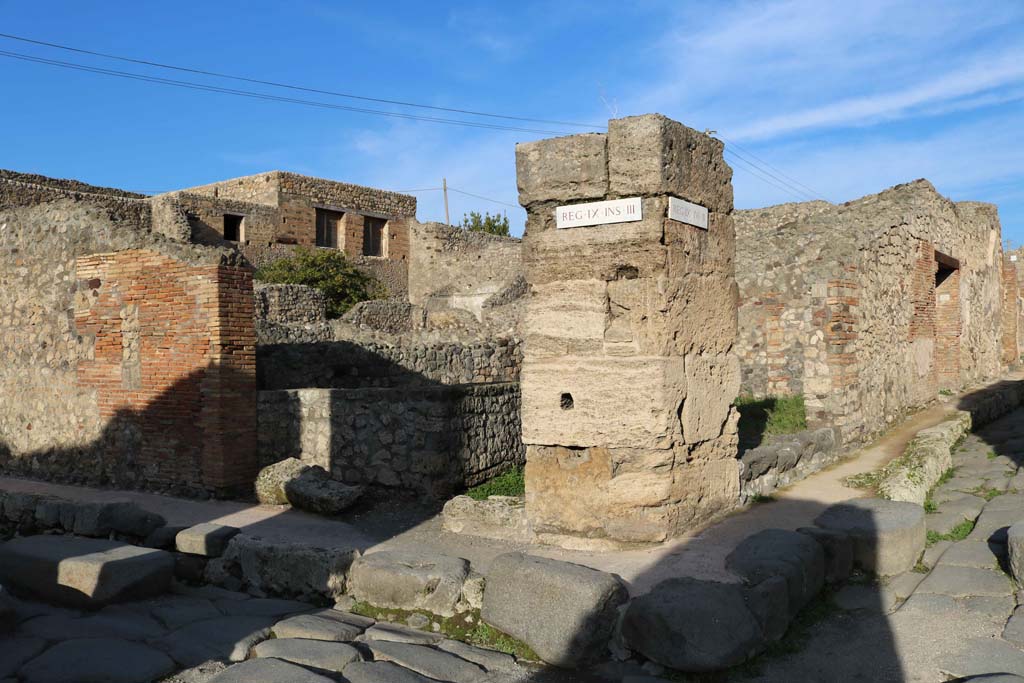 Via Stabiana, east side, Pompeii. December 2018.
Looking north-east at junction with Vicolo, on right, towards IX.3.10, on left. Photo courtesy of Aude Durand.