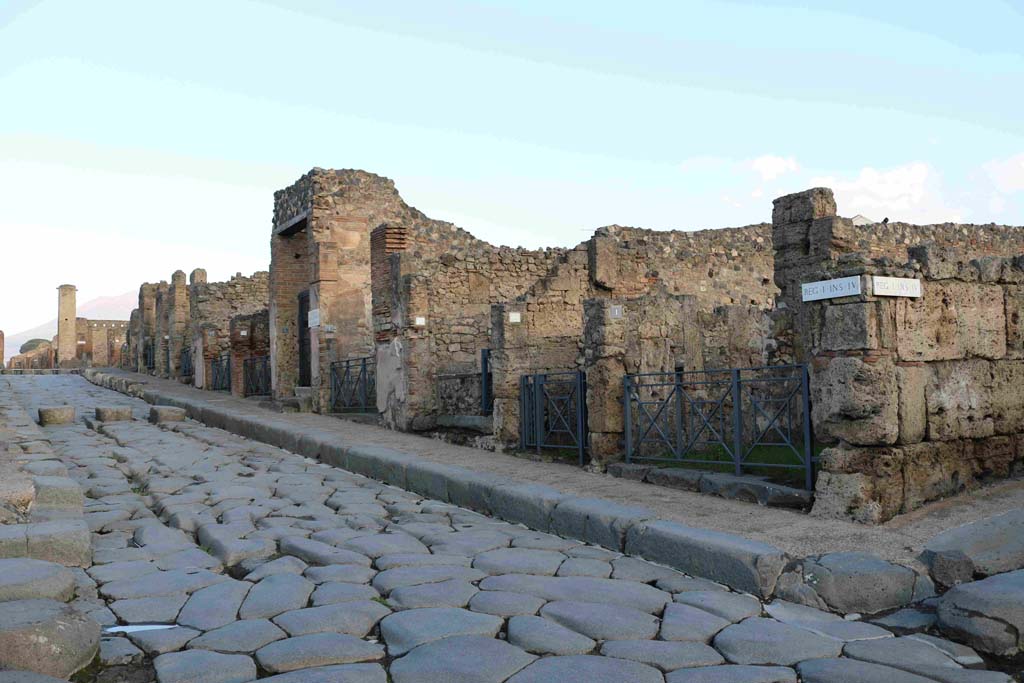 Via Stabiana, Pompeii. December 2018.
Looking north along east side of Via Stabiana, from Vicolo del Menander, on right. Photo courtesy of Aude Durand.