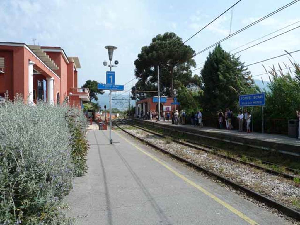 Pompeii station, May 2010. Looking south from platform 1, towards Castellammare and Sorrento. The platform is entered from the far side of the entrance hall of the station.